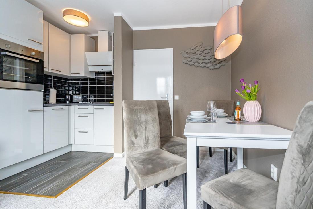 Ferienwohnung Martim und individuell in Wenningstedt mit Balkon Exterior foto